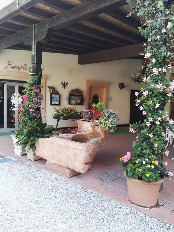 Villaggio Hotel Aquila Calliano  Buitenkant foto